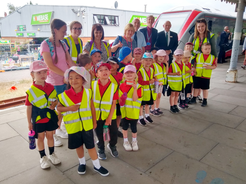Children from Rosehill Primary School at Felixstowe station