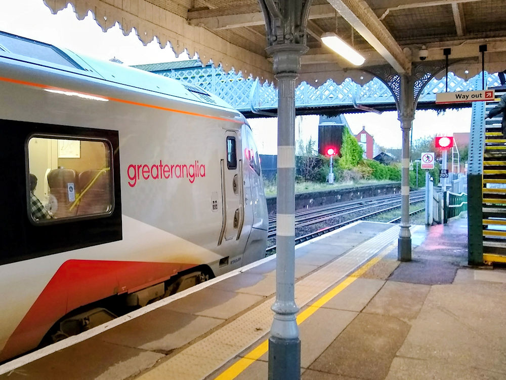 Woodbridge station and footbridge
