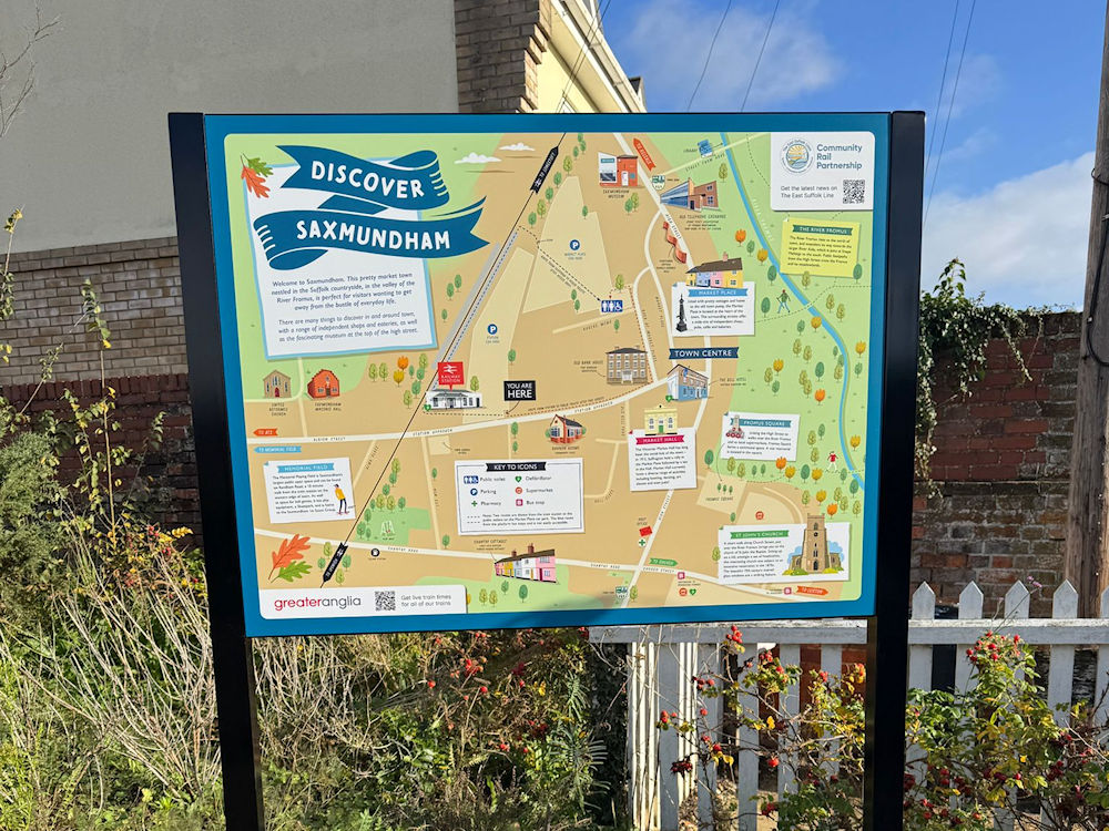 Saxmundham wayfinding sign